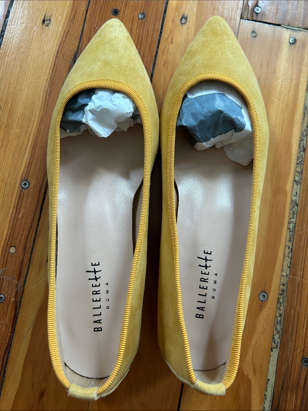 Ballerette Campo Marzio Marigold Suede Pointed-Toe Ballet Flats, Nib 37 — image 4 of 7